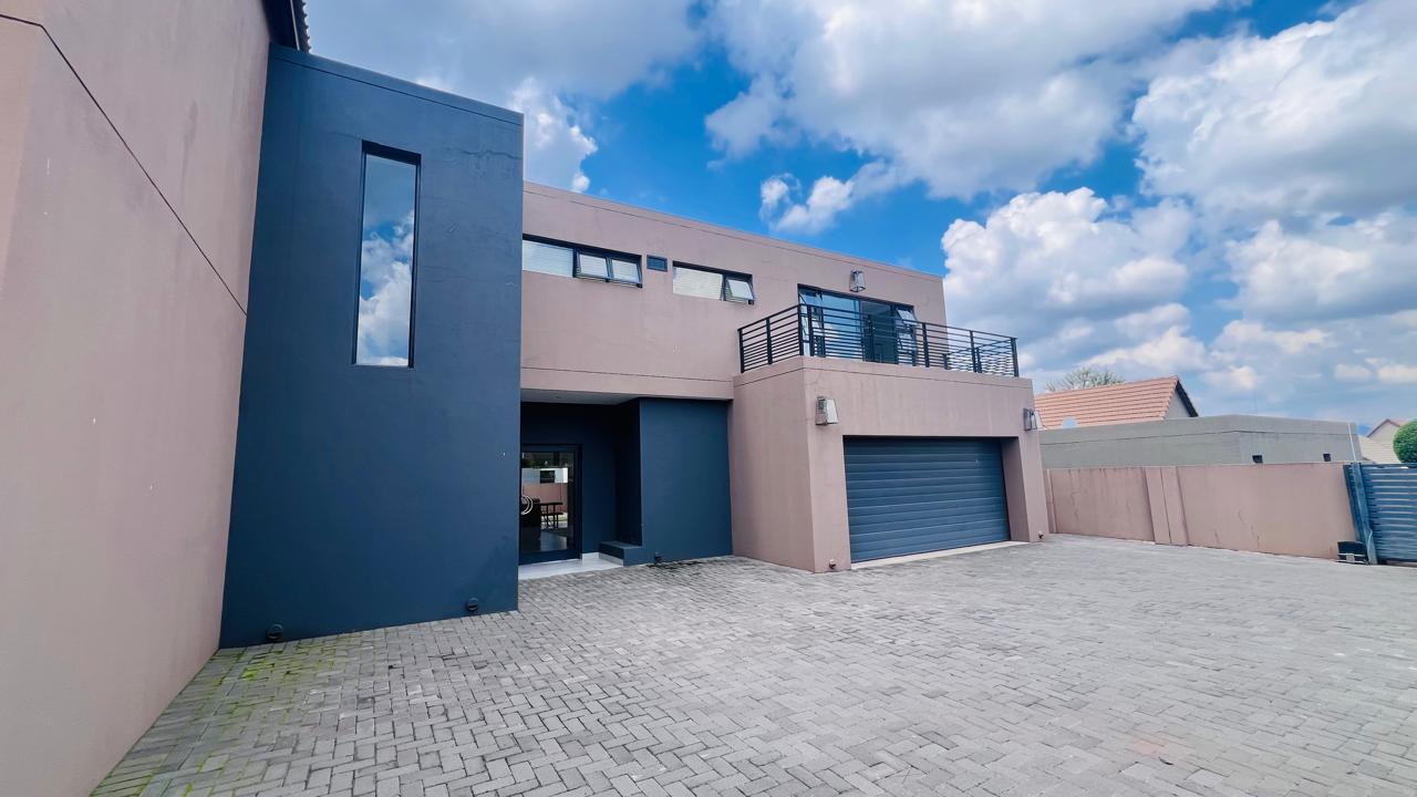4 Bedroom House in Leloko