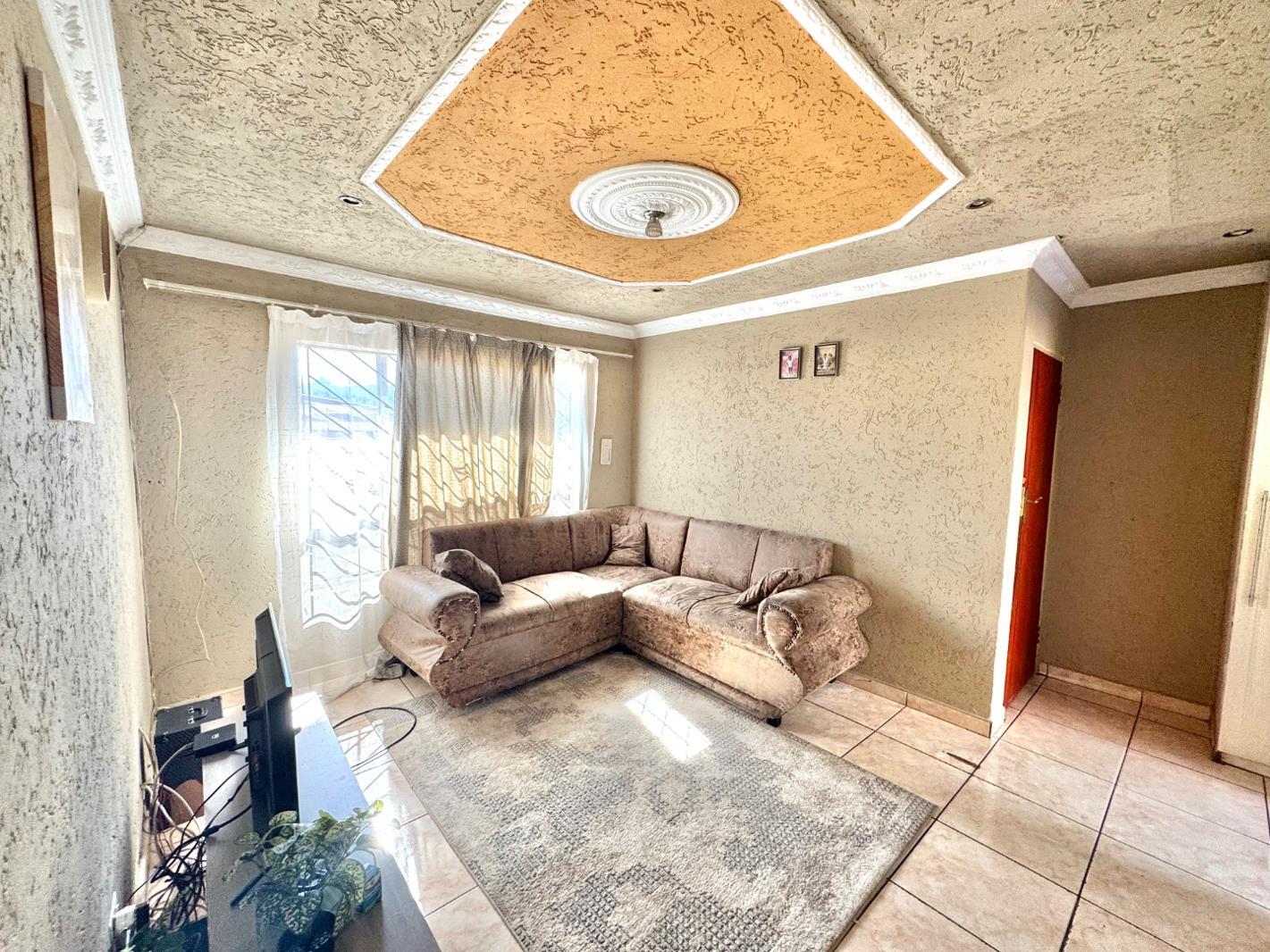 3 Bedroom Townhouse in Mondeor