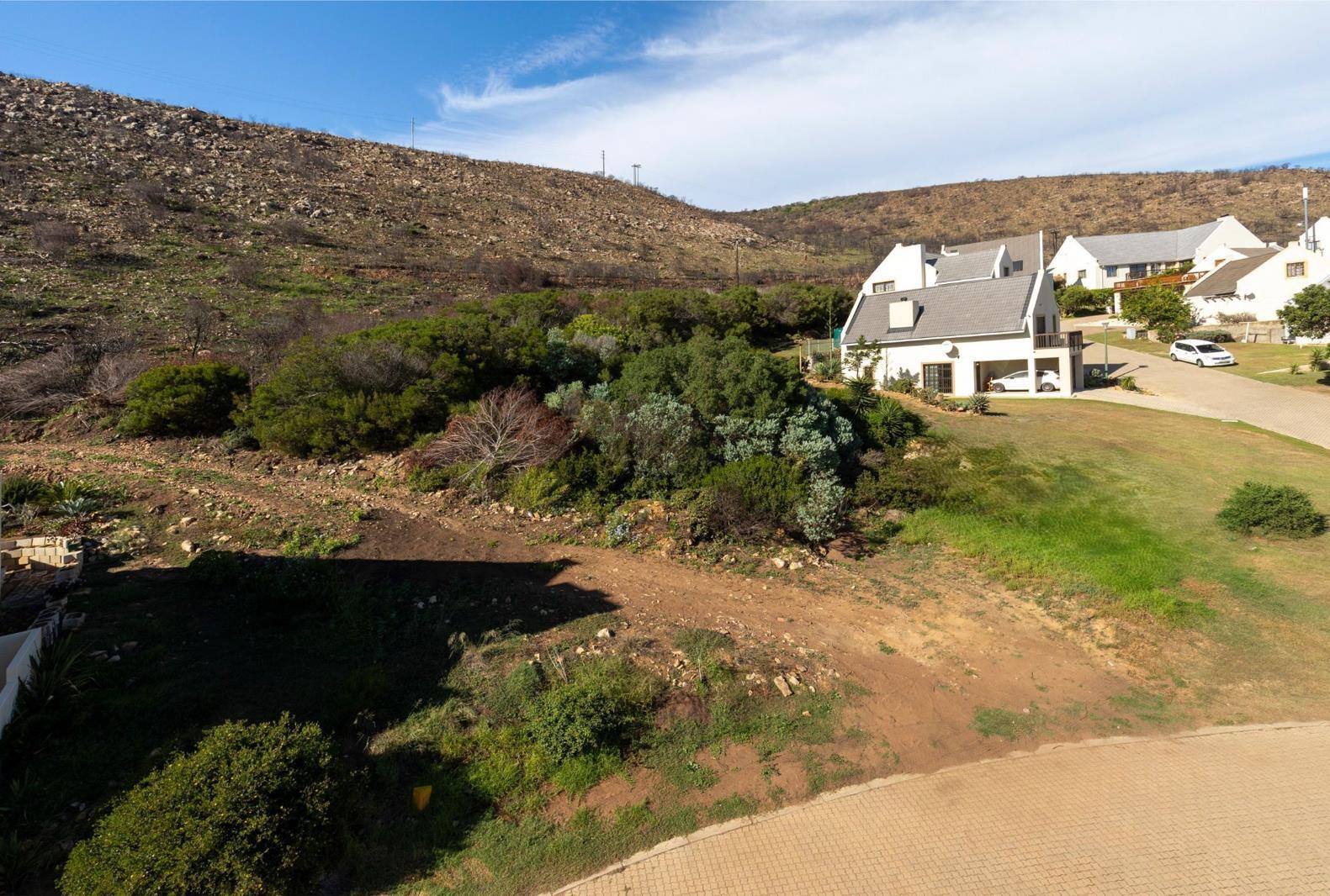 276 m² Land available in Mossel Bay Central
