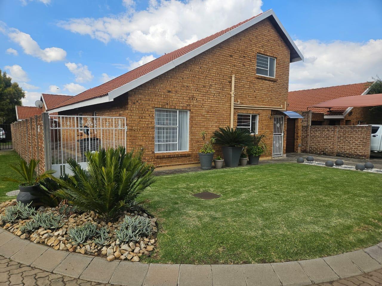 3 Bedroom Cluster in Bonaero Park