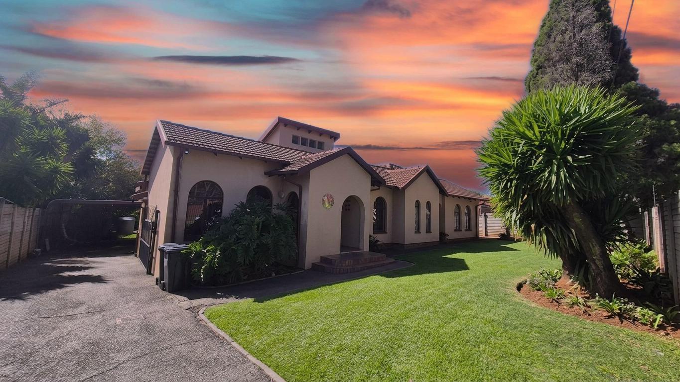 5 Bedroom House in Rooihuiskraal North