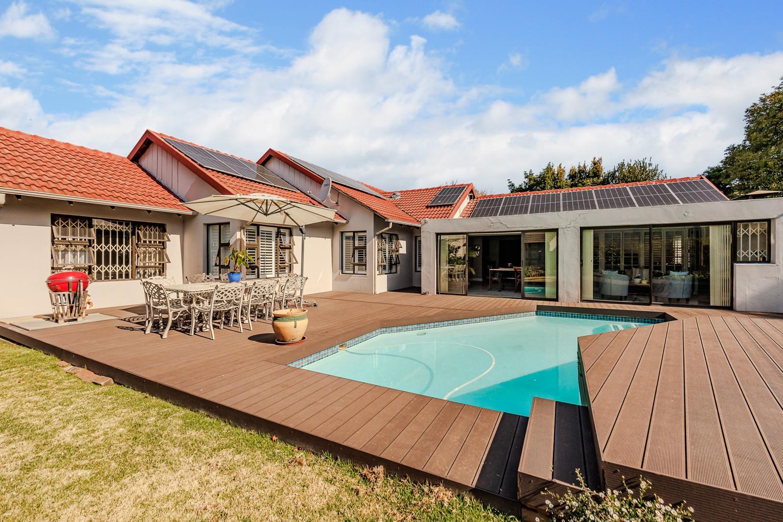 4 Bedroom House in Hurlingham Manor