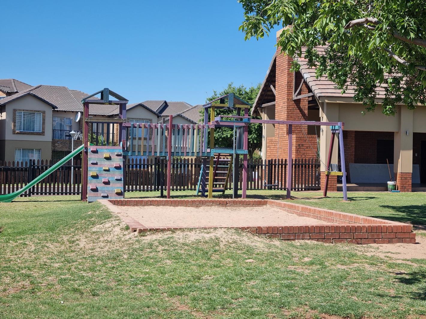 2 Bedroom Apartment in Reyno Ridge