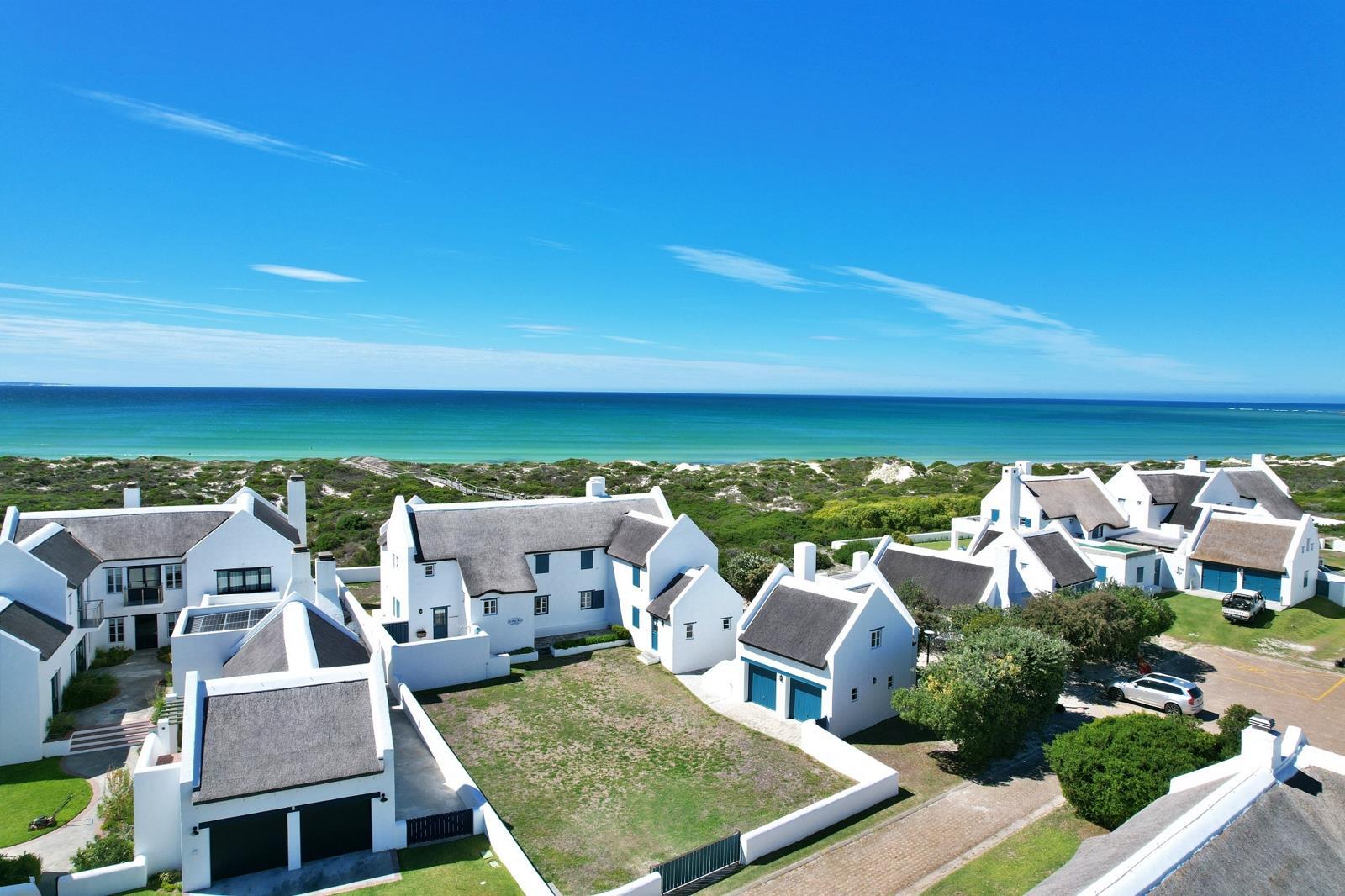 5 Bedroom House in Struisbaai