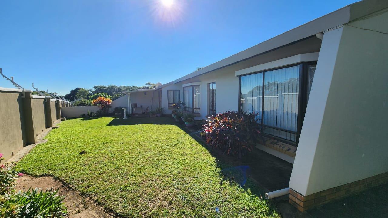 2 Bedroom Townhouse in Uvongo
