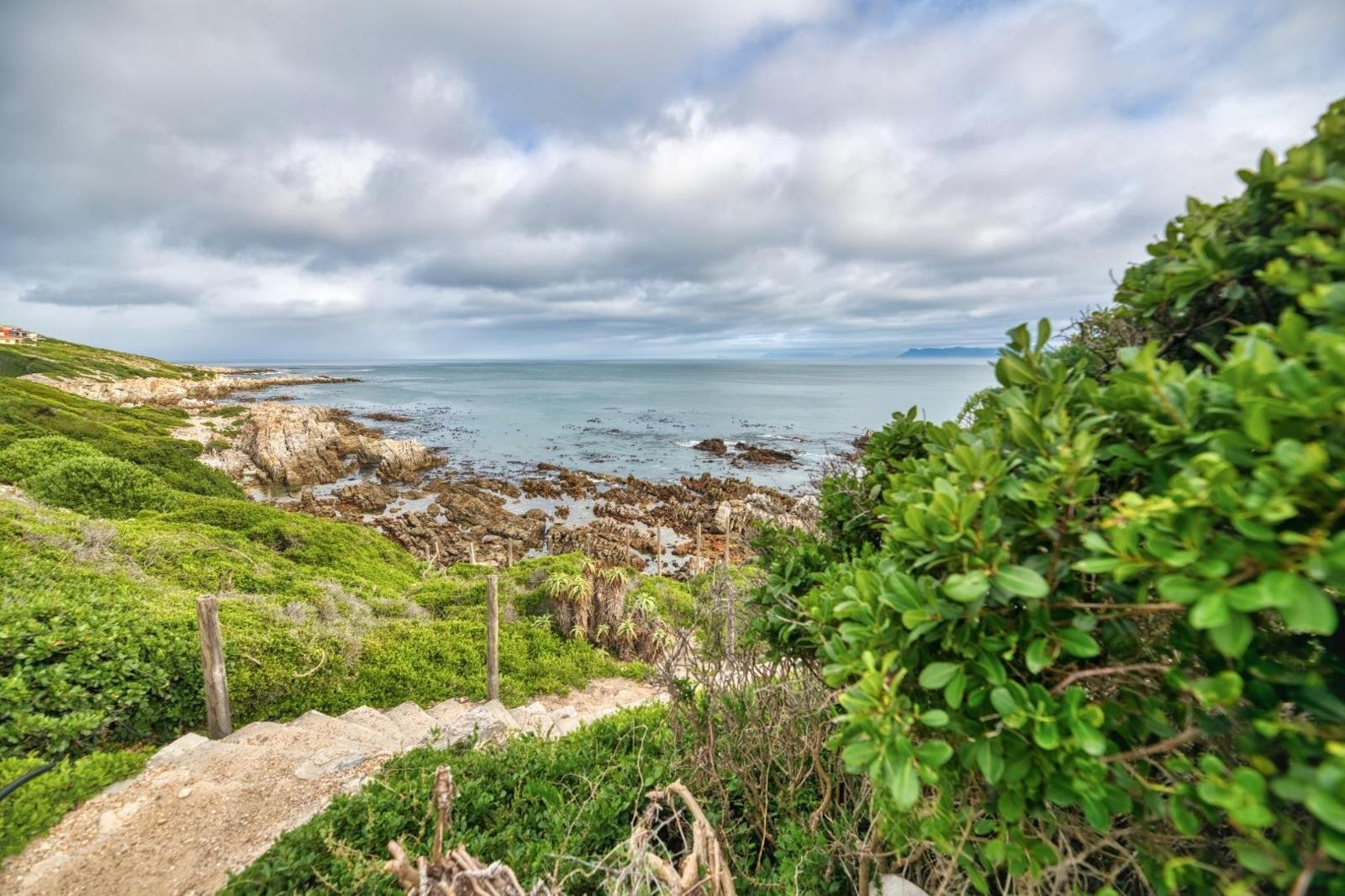 1 929 m² Land available in De Kelders