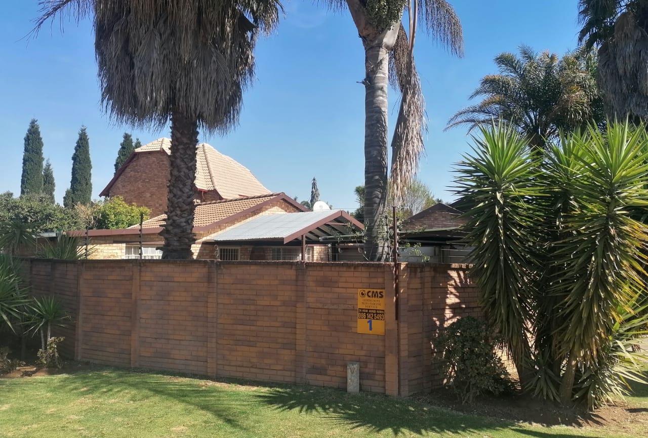2 Bedroom Garden Cottage in Glen Marais