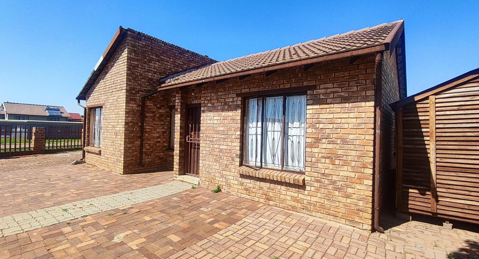 3 Bedroom House in Crystal Park
