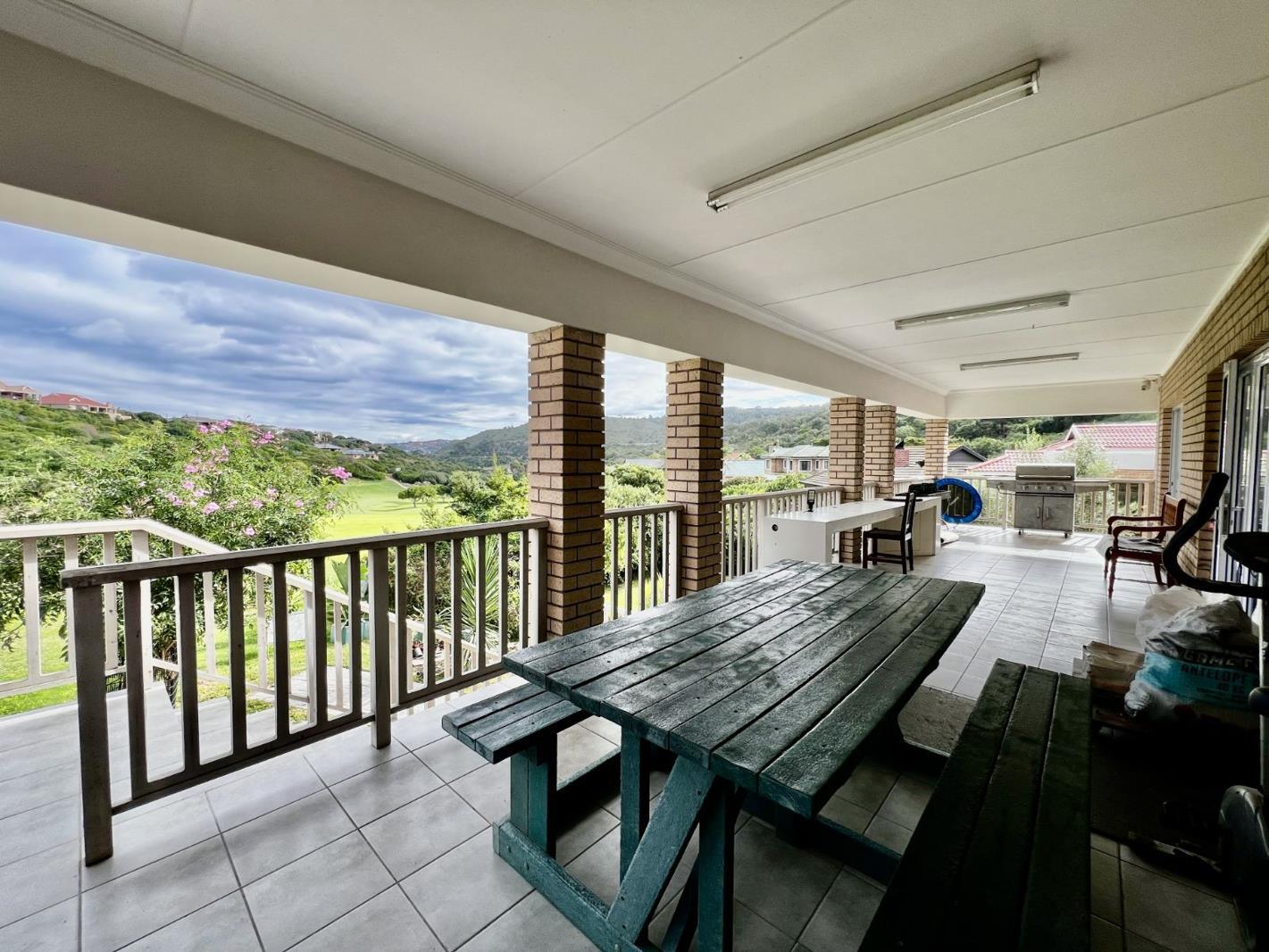 4 Bedroom House in Dolphin Creek Golf Estate