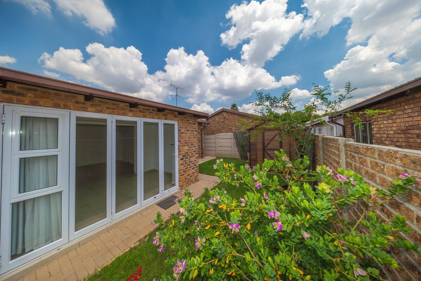 2 Bedroom Townhouse in Edenglen