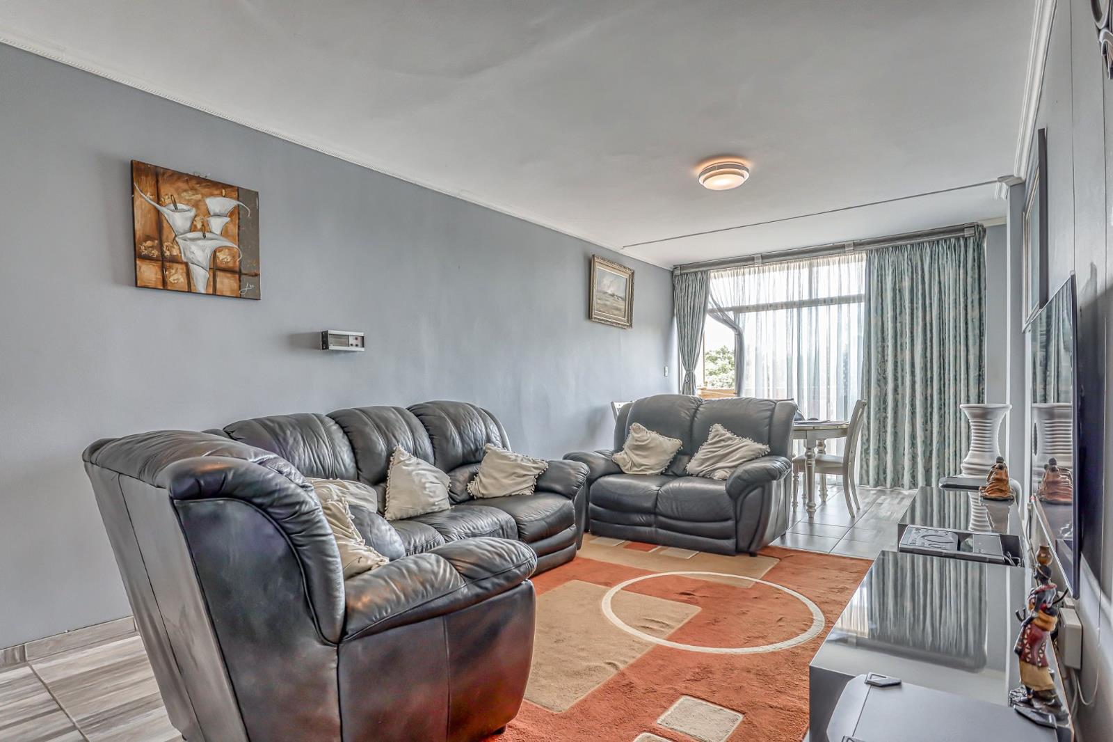 2 Bedroom Apartment in Parktown