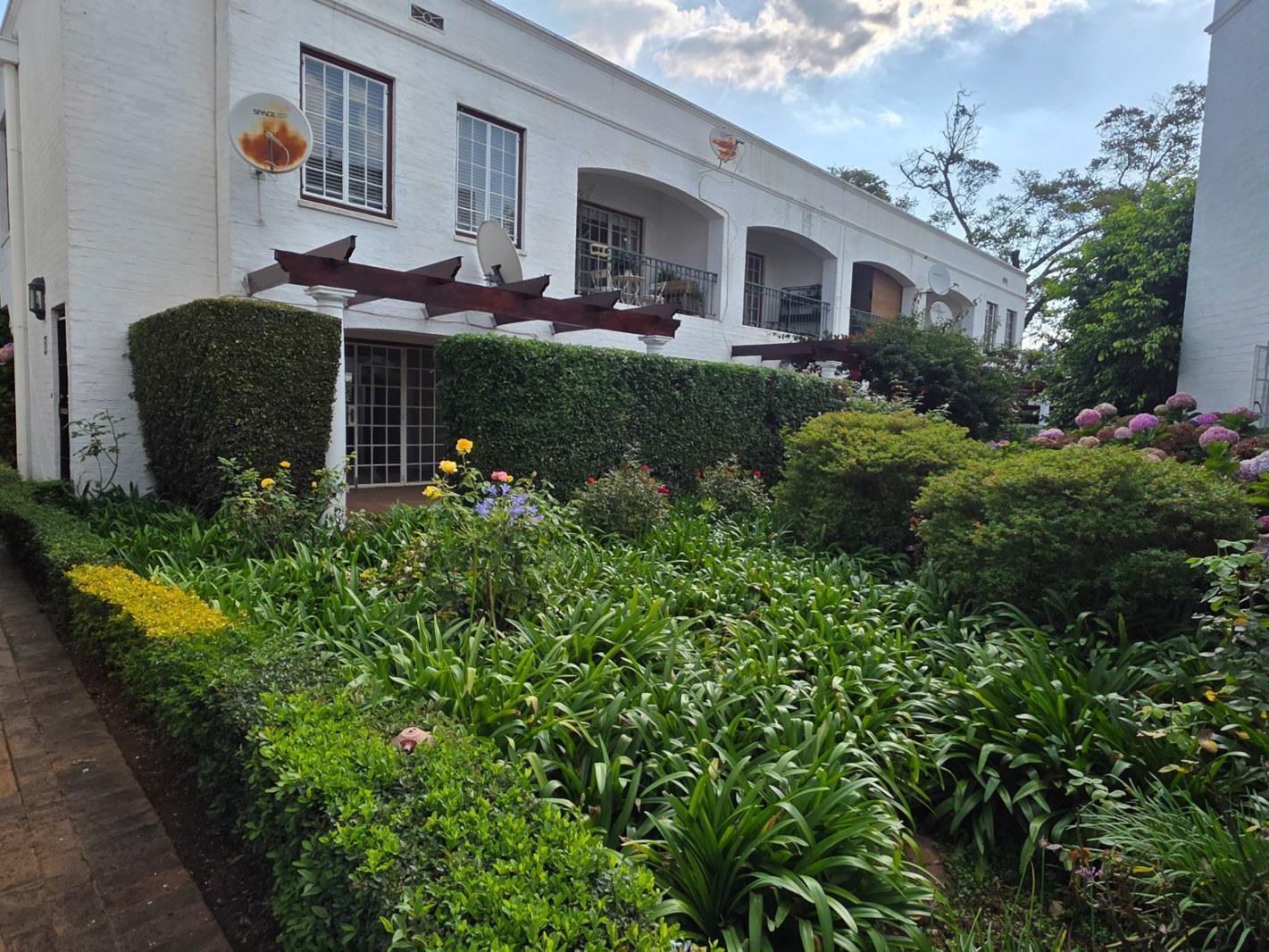 2 Bedroom Apartment in Saxonwold