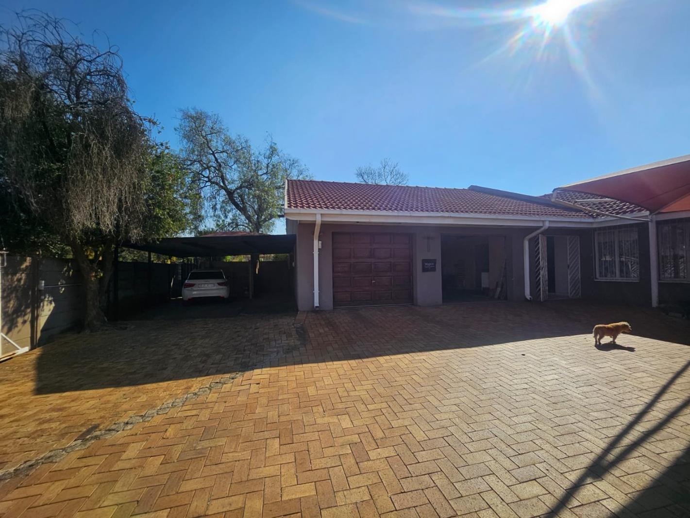 4 Bedroom House in Brackendowns