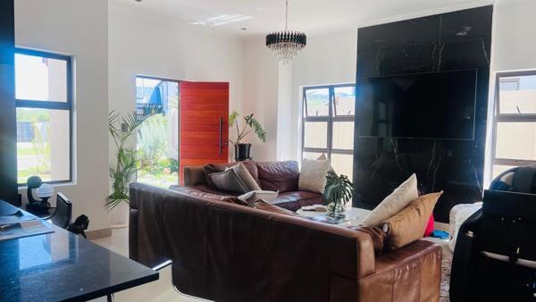 4 Bedroom House in La Camargue Private Country Estate