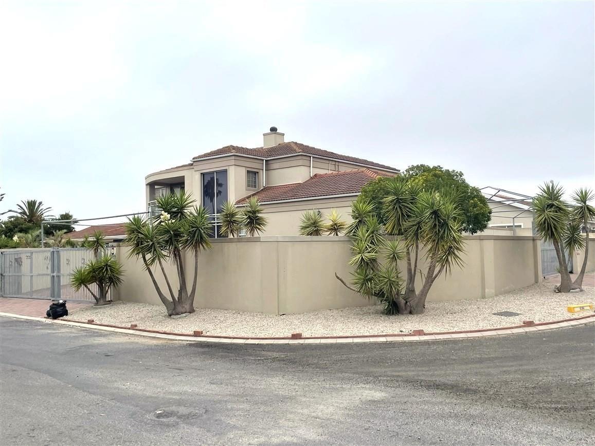 3 Bedroom House in Port Owen