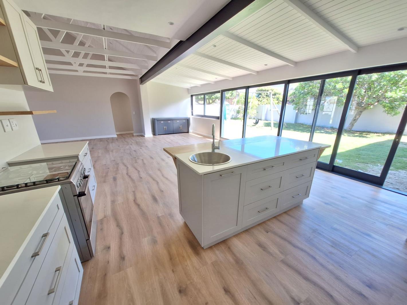 3 Bedroom House in Sandbaai