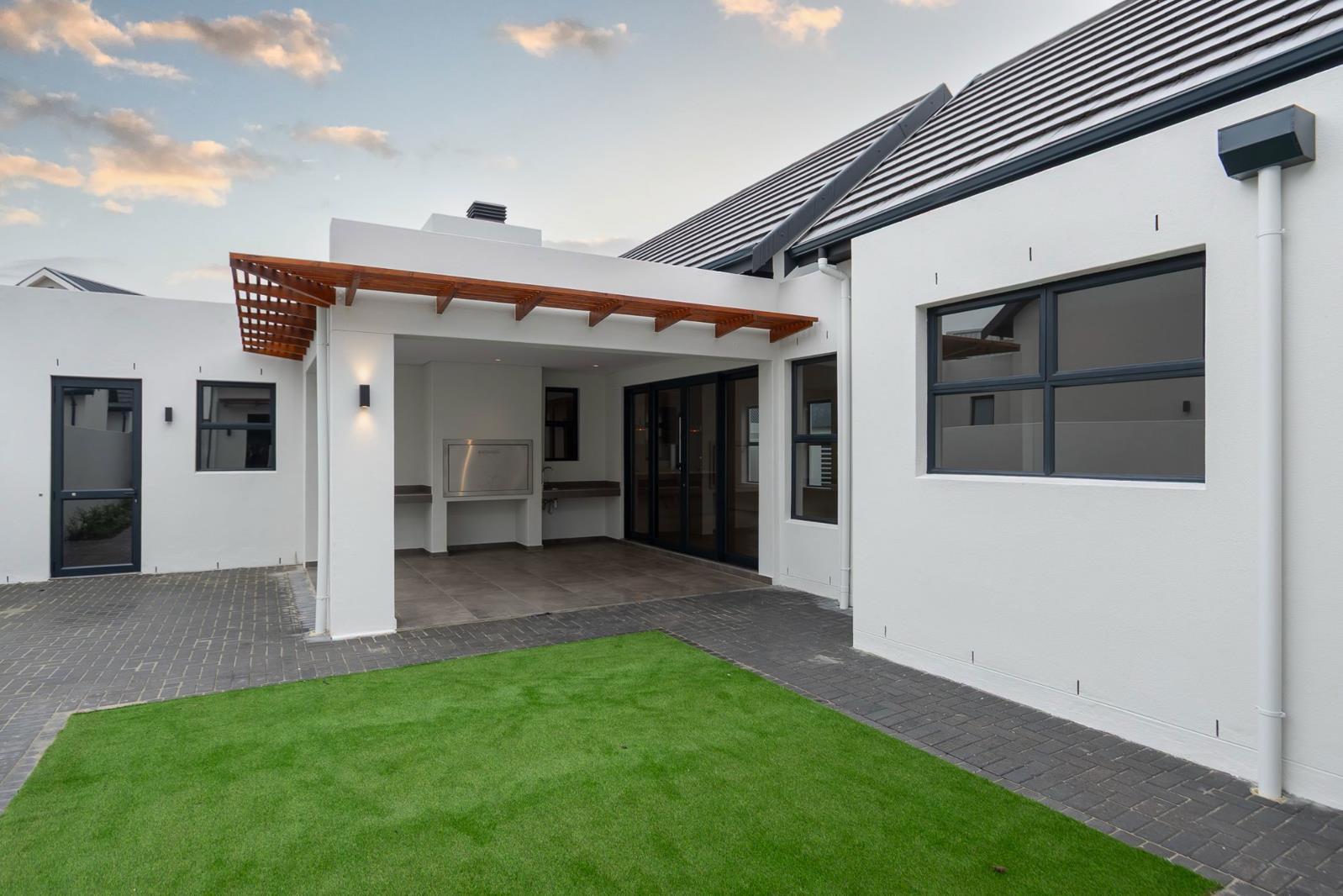 3 Bedroom House in Sitari