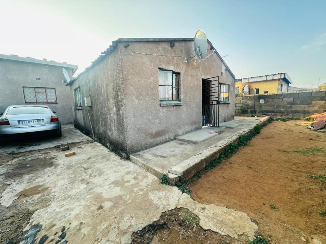 2 Bedroom House in Jabavu