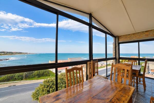 8 Bedroom House in Agulhas