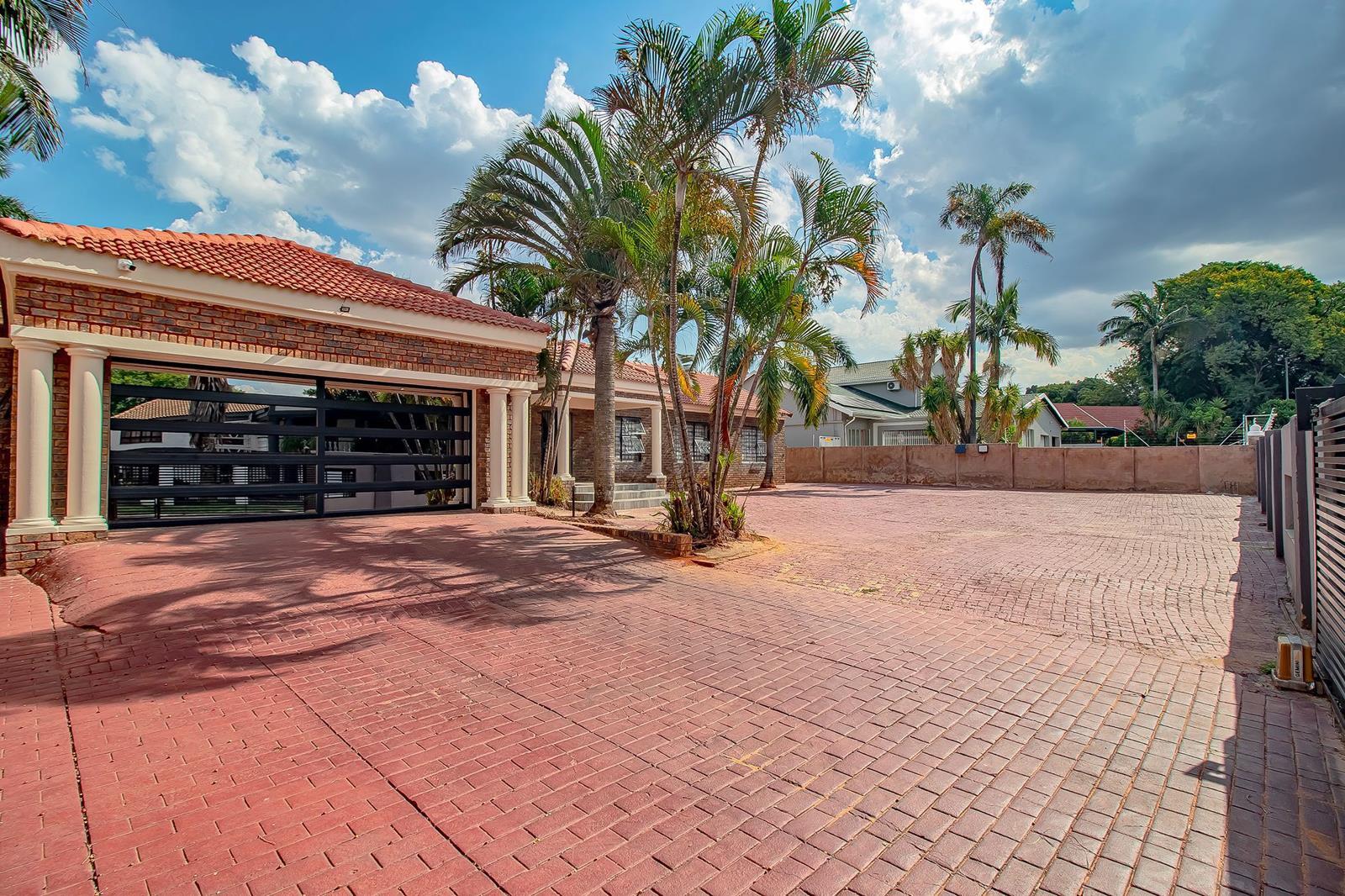 4 Bedroom House in Ninapark