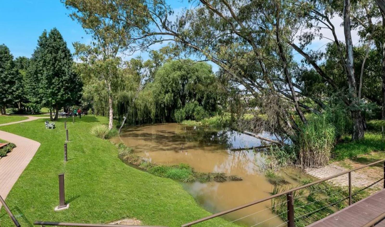 1 Bedroom Apartment in Douglasdale
