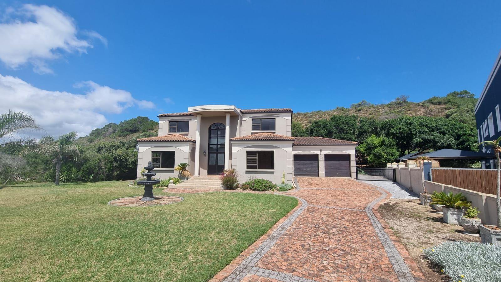 4 Bedroom House in Cola Beach