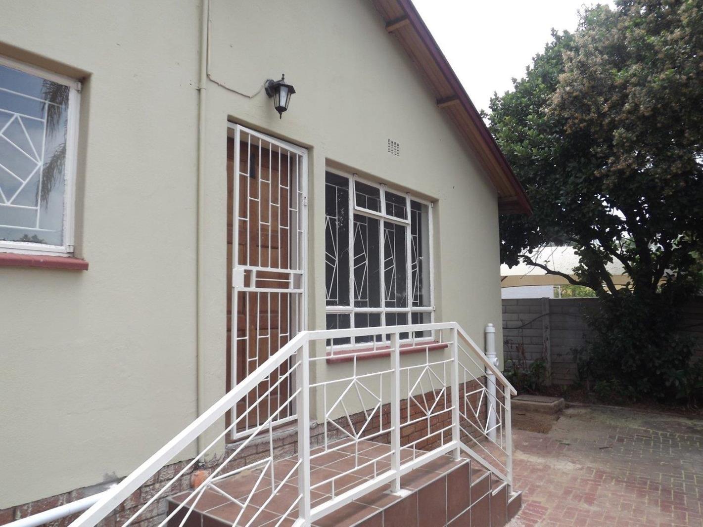 0.5 Bedroom Garden Cottage in Claremont