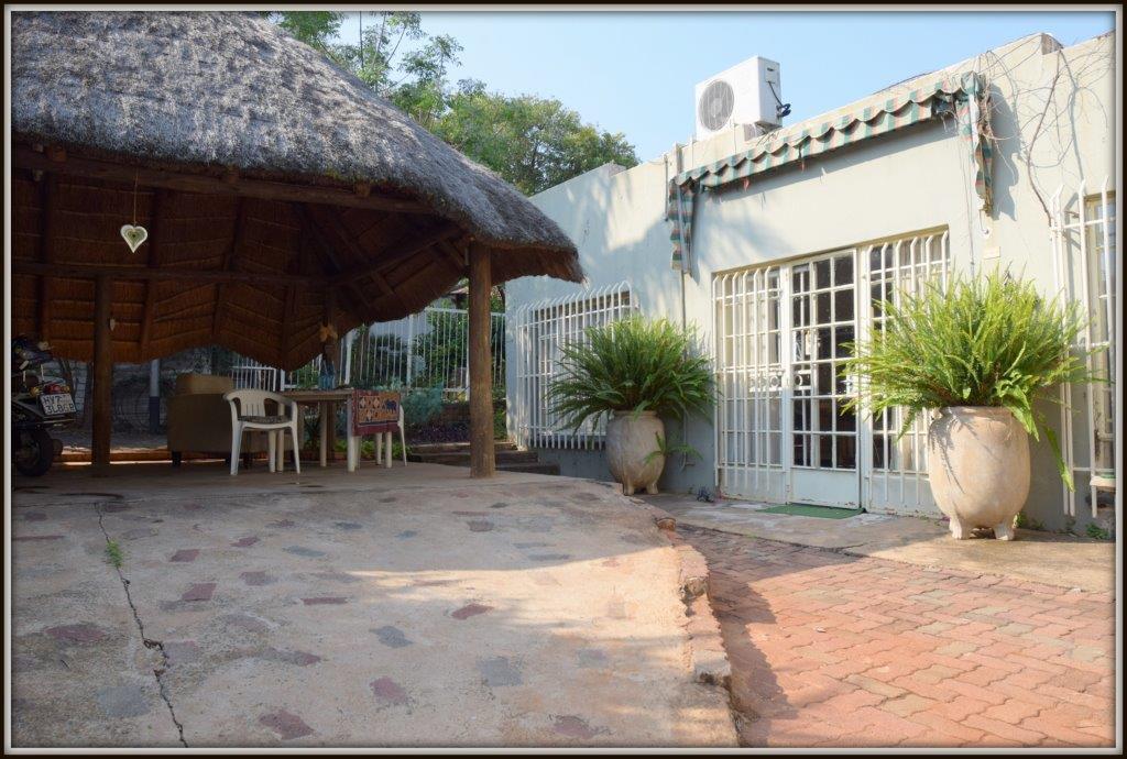 1.5 Bedroom Garden Cottage in Eastwood