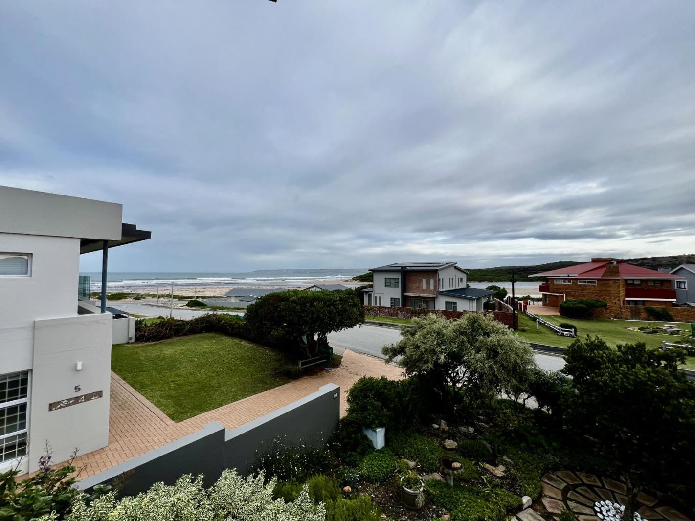 4 Bedroom House in Klein Brak Rivier