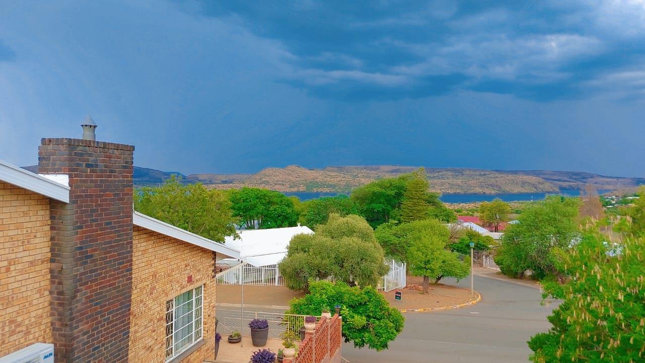 4 Bedroom House in Vanderkloof