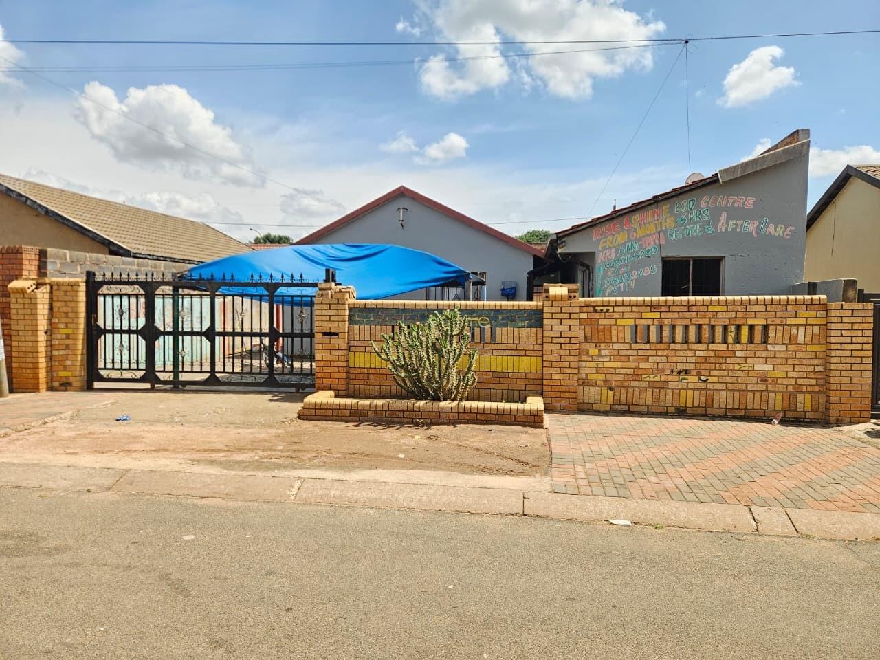2 Bedroom House in Protea Glen