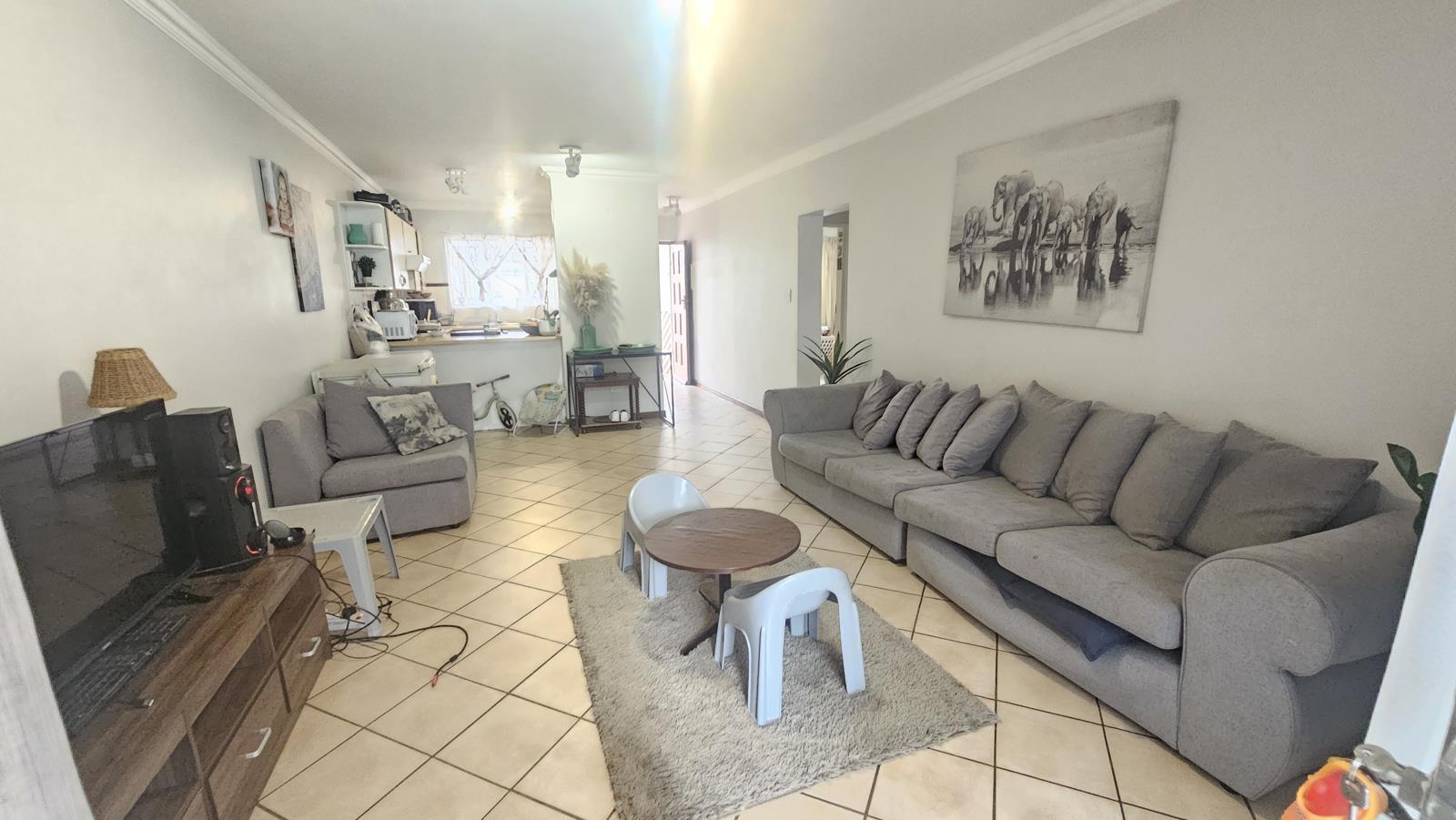 2 Bedroom Apartment in Moreleta Park