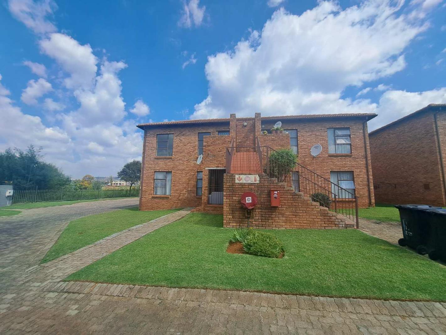 2 Bedroom Apartment in Wilgeheuwel