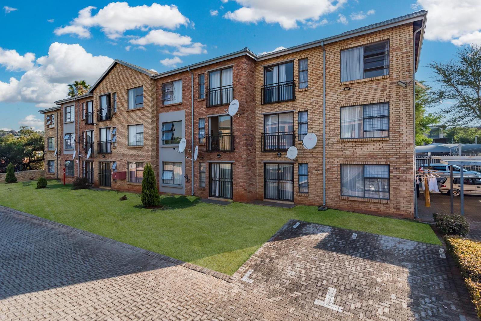 2 Bedroom Apartment in Weltevreden Park