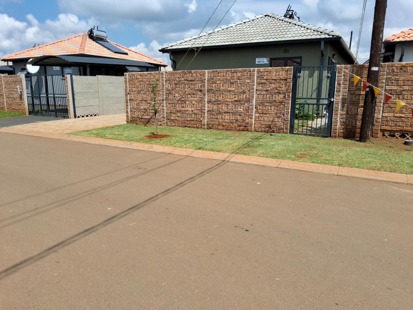 2 Bedroom House in Protea Glen