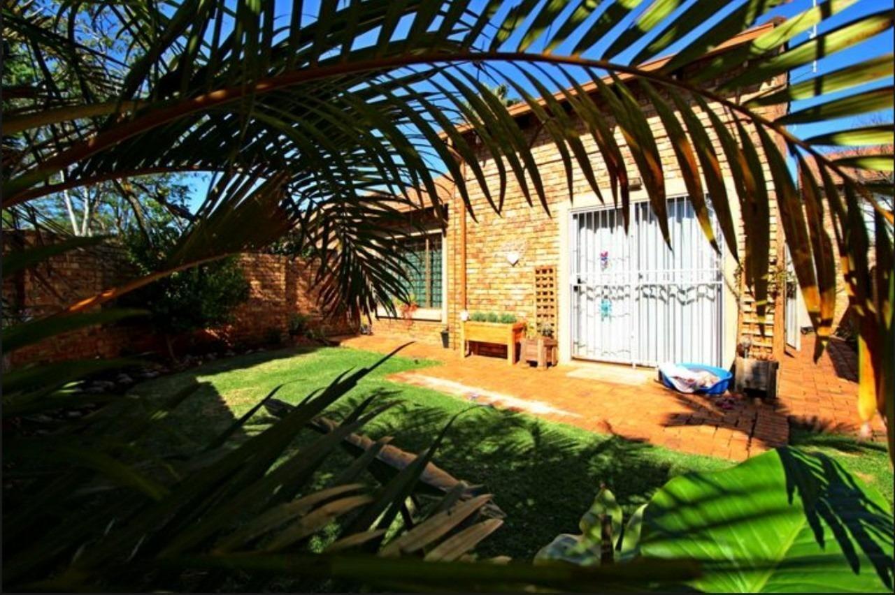 3 Bedroom Duplex in Die Hoewes