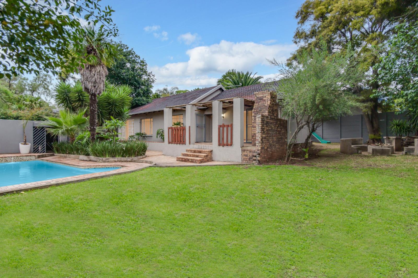 3 Bedroom House in Weltevreden Park