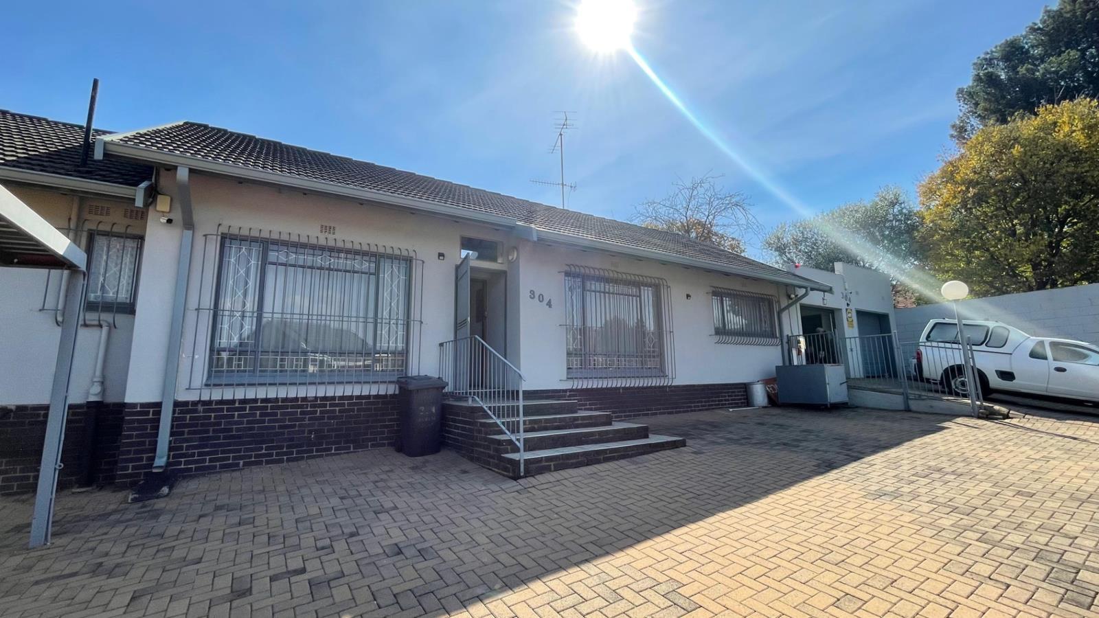 4 Bedroom House in Mondeor