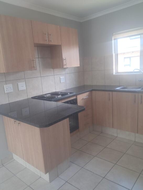 2 Bedroom Flat in Olympus