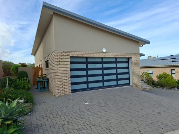 3 Bedroom House in Dana Bay