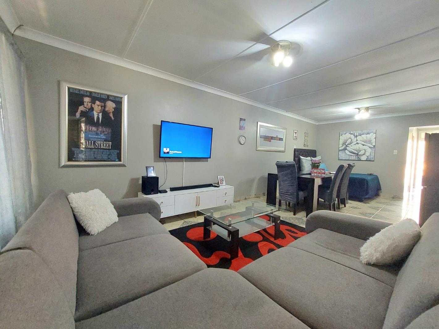 2 Bedroom Apartment in Windsor East