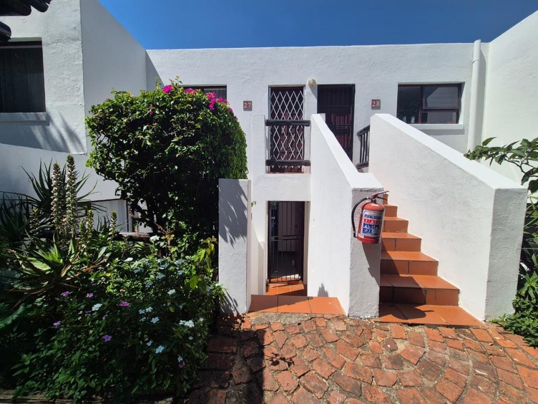 2 Bedroom Apartment in Kosmos