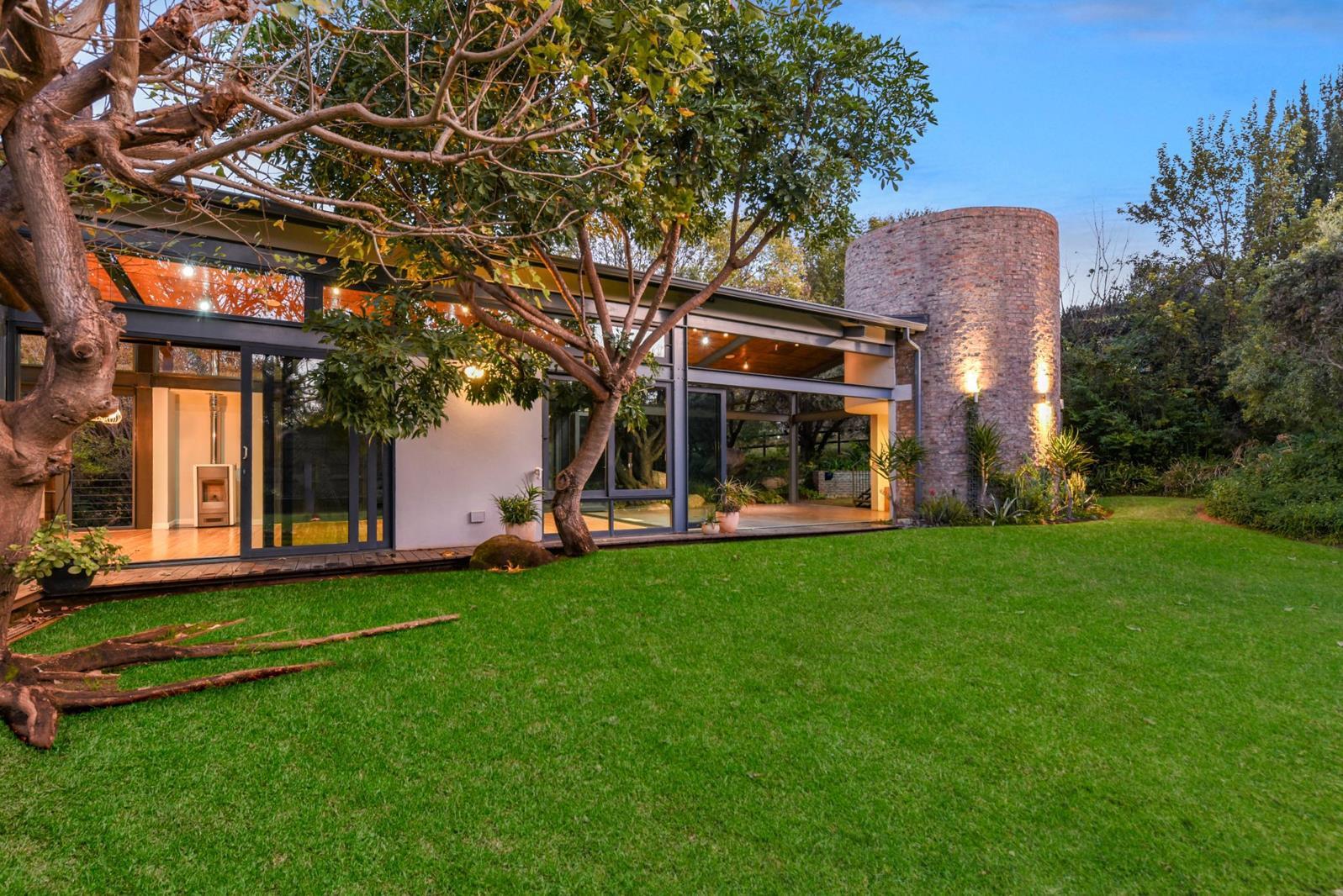 5 Bedroom House in Helderfontein Estate