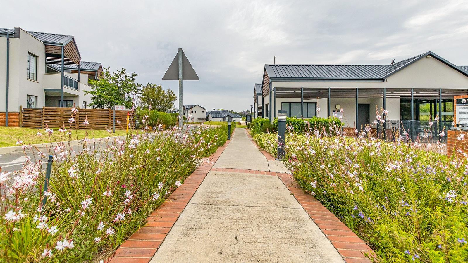 2 Bedroom Apartment in Carlswald Estate
