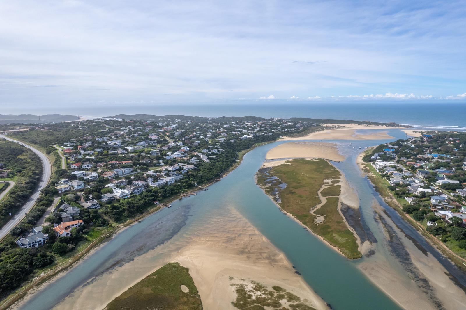 775 m² Land available in Kenton On Sea