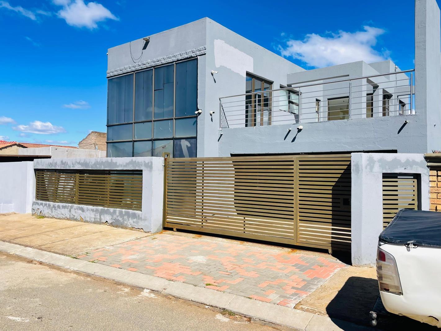 4 Bedroom House in Protea Glen