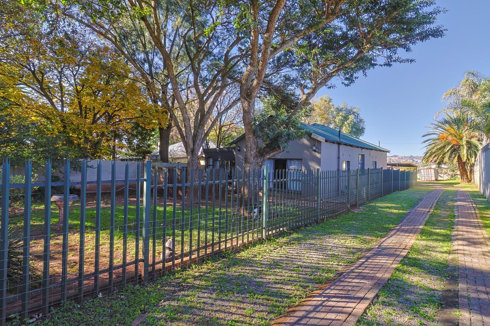 3 Bedroom House in Krugersdorp North