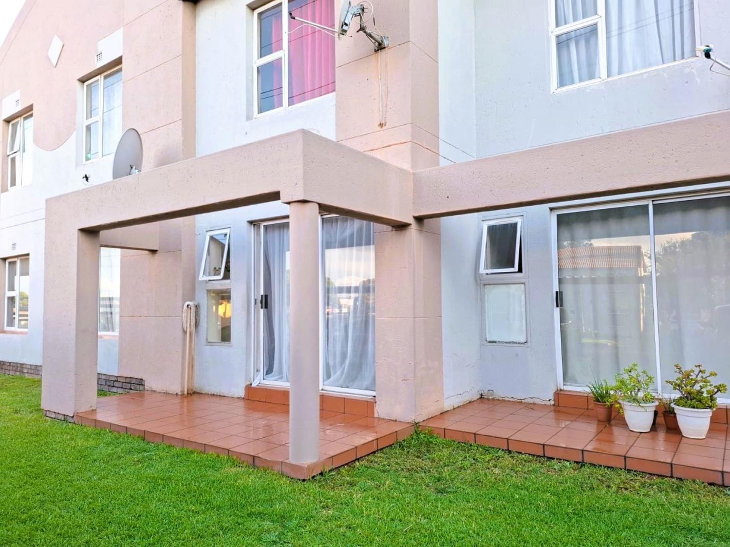 2 Bedroom Townhouse in Meredale