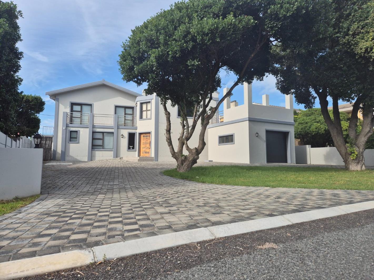 5 Bedroom House in Franskraal
