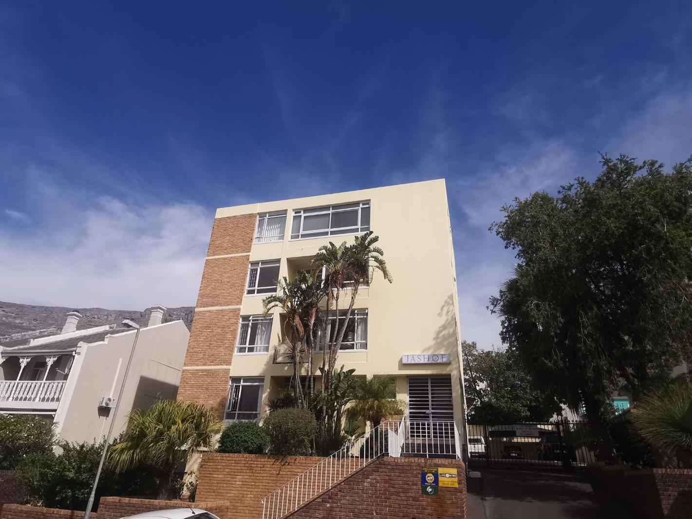 2 Bedroom Apartment in Gardens